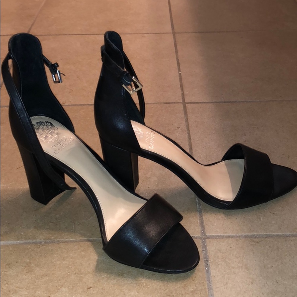 Vince Camuto Block Heel Sandal Size 9